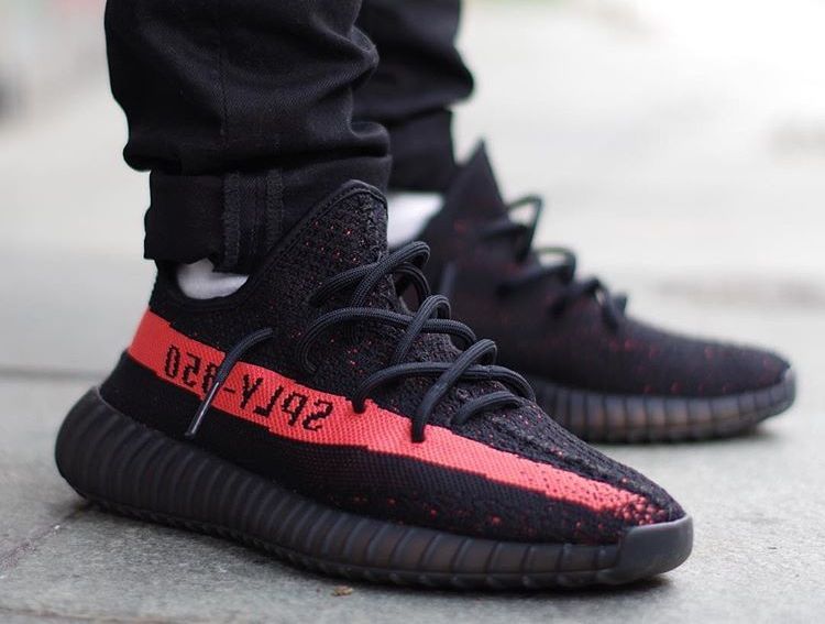 Chillido Acuario Plano JustFreshKicks on Twitter: "adidas Yeezy Boost 350 V2 "Red Stripe" Also  Returning This Year https://t.co/PPLeeZICYF https://t.co/BX46lTdf5C" /  Twitter