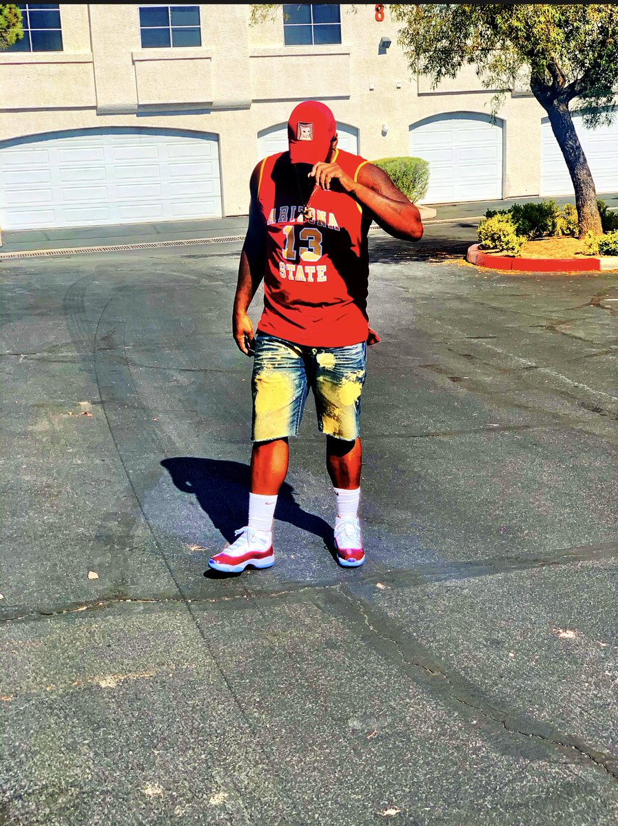 SpeakNai's tweet image. KEEP WINNING💪🏾 because the dirt they trying to throw on you, is coming from the hole they digging for themselves💯 You see that self love hit harder when every morning you wake you thank GOD for it🙌🏾 #OVERSTOOD‼️ #SpeakNai🤴🏾 #HardonWithTheStepBack🏀 @SpeakNai