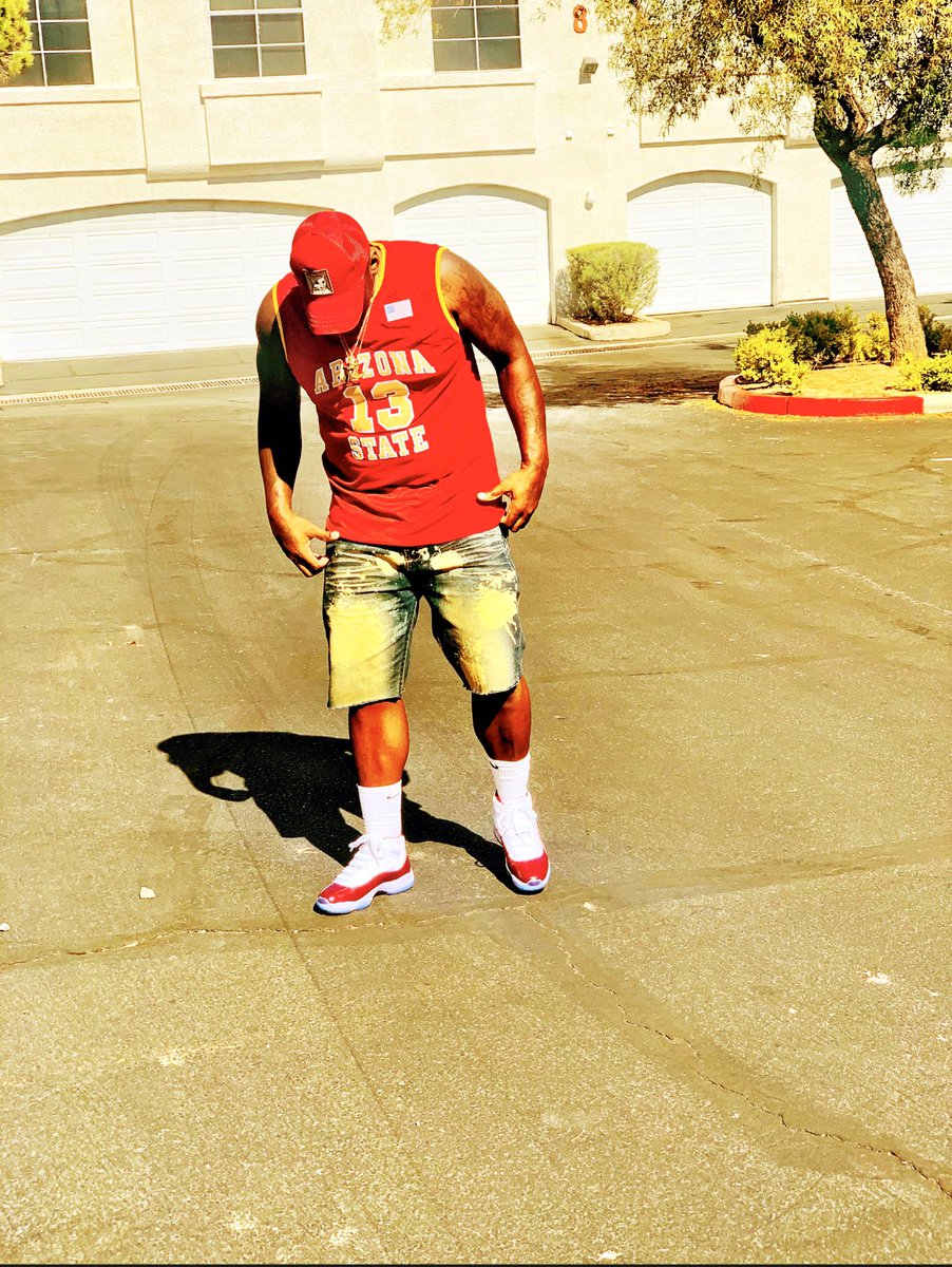 SpeakNai's tweet image. KEEP WINNING💪🏾 because the dirt they trying to throw on you, is coming from the hole they digging for themselves💯 You see that self love hit harder when every morning you wake you thank GOD for it🙌🏾 #OVERSTOOD‼️ #SpeakNai🤴🏾 #HardonWithTheStepBack🏀 @SpeakNai