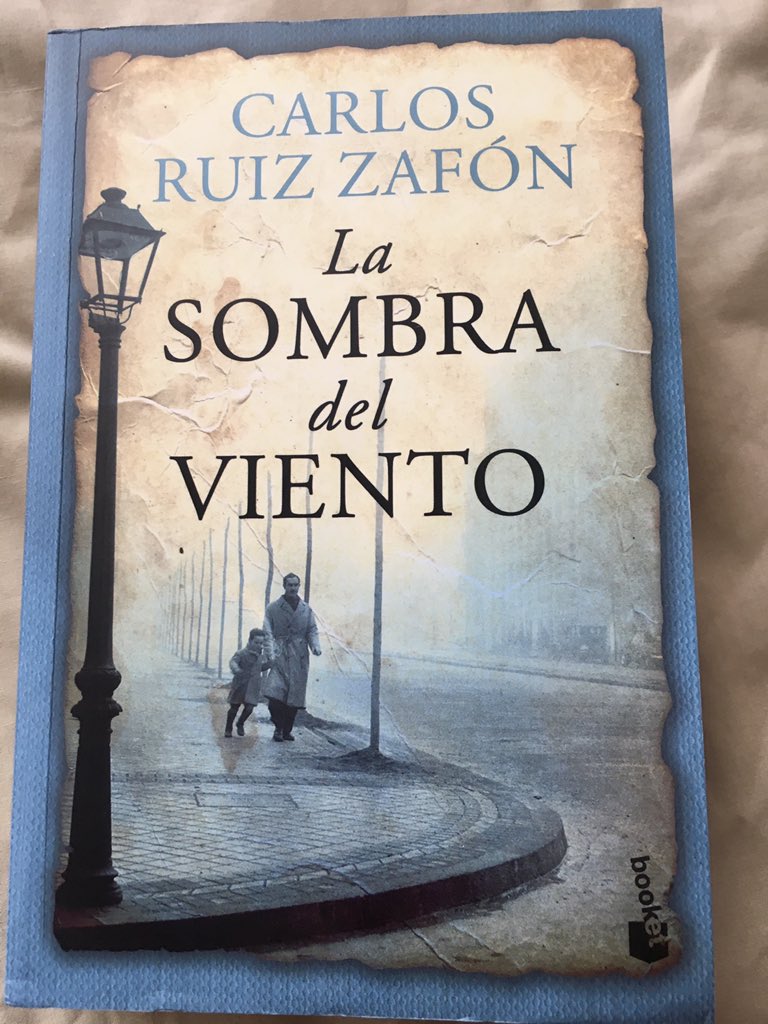 “Cada libro tiene alma... el alma de quien lo escribió, y el alma de quienes lo leyeron y vivieron y soñaron con él”. #YoMeQuedoEnCasaLeyendo