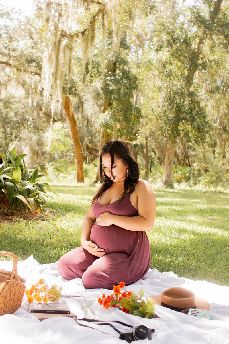 alinasarey's tweet photo. 3 more months till our sweet babygirl is here 🌹 https://t.co/fg2SLtQvib