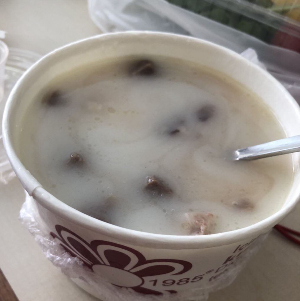 Sadece kellepaça içmekle olmuyor. Maskelerimizi takalım. Aramıza ölüm yerine geçici mesafe koyalım. #ucundaölümvar <a href="/drfahrettinkoca/">Dr. Fahrettin Koca</a>