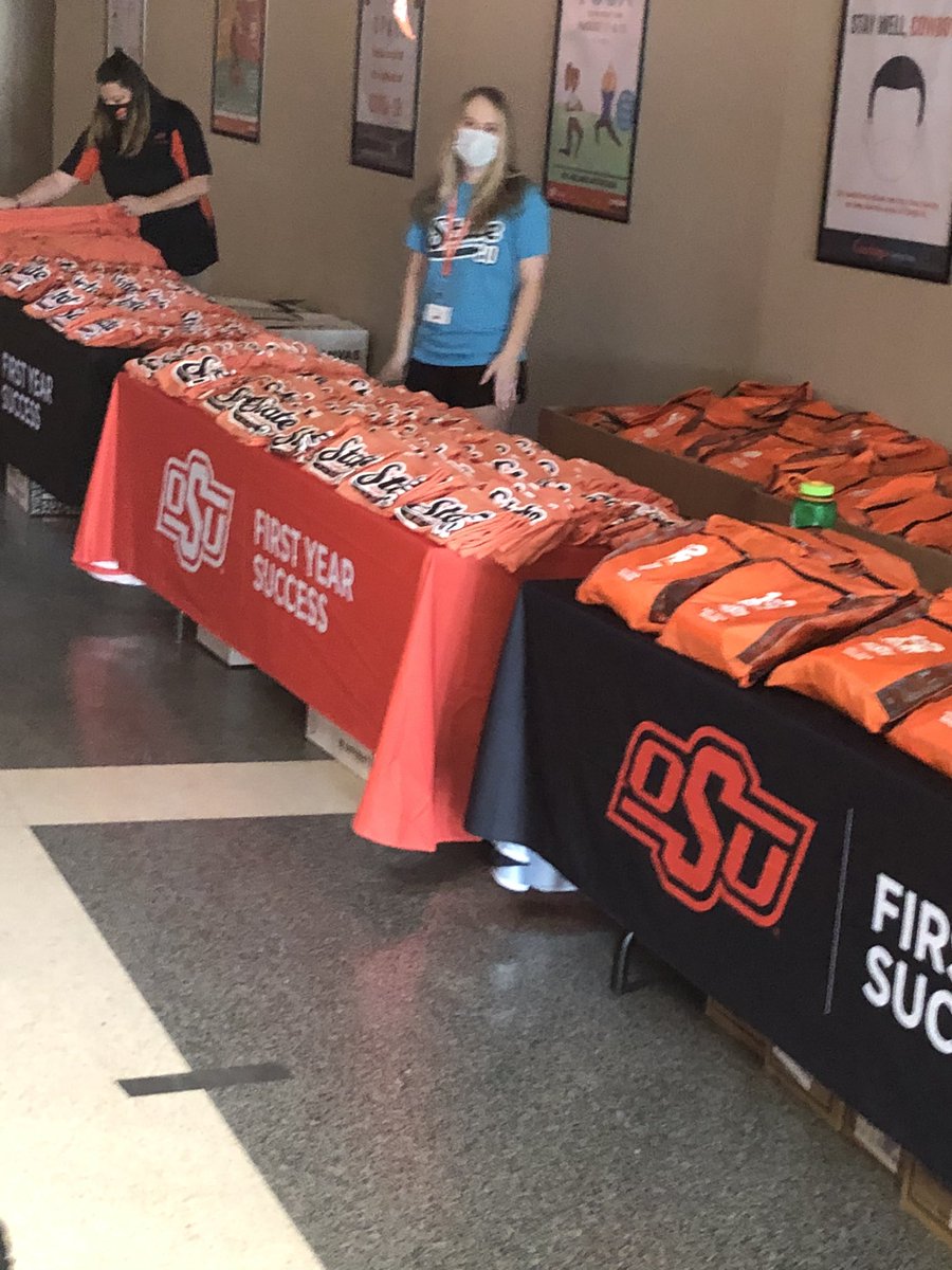 LeonMcClinton's tweet photo. Thank you @newosucowboys and @OSUXA for helping @okstatereslife and our Cowboy Carriers program get an early start on Day 3 of @okstate move-in! #CowboysComingBack https://t.co/H6MwwLWcX6