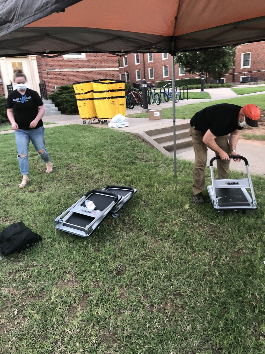 LeonMcClinton's tweet photo. Thank you @newosucowboys and @OSUXA for helping @okstatereslife and our Cowboy Carriers program get an early start on Day 3 of @okstate move-in! #CowboysComingBack https://t.co/H6MwwLWcX6