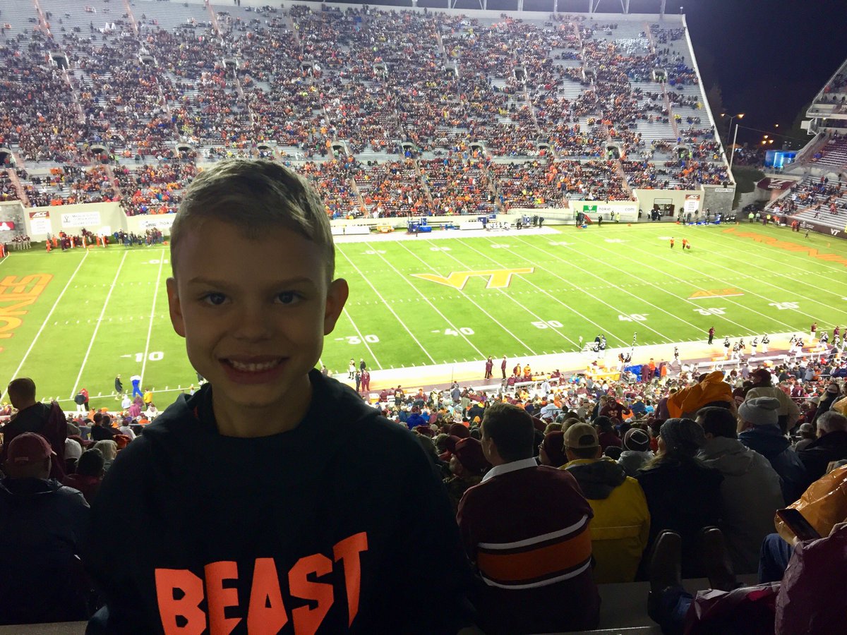 JessicaBStump's tweet photo. @hokiesports https://t.co/bxkIEWtIwv