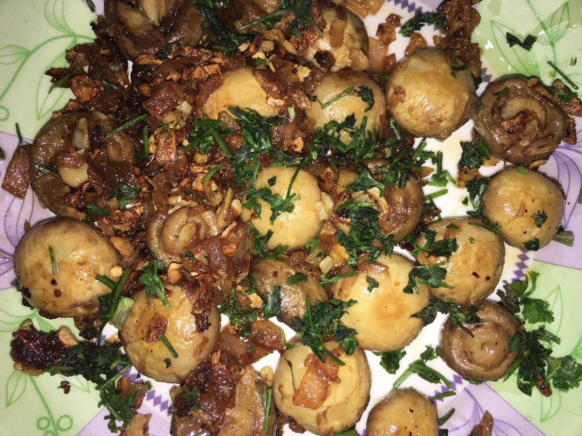 Veg lo kooda boledu varieties vunayi ani e lockdown lone thelsindhi ☺️
☔️ #GarlicMushrooms
