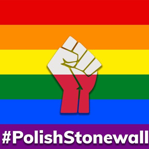 La communauté LGBT Polonaise essaie  également de faire trend le hashtag 
#PolishStonewall, pour que peut-être d'autres pays et célébrités voient ce qui se passe et leur donnent de la visibilité. N’hésitez donc pas à partager ce thread avec ce #.