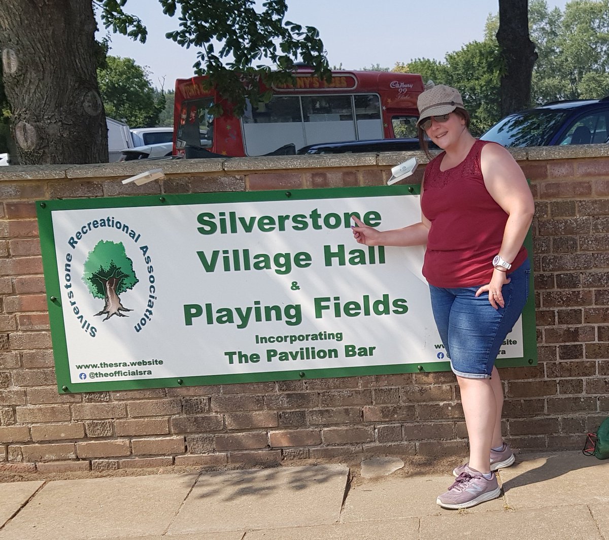 sarah_marriott's tweet photo. Made it to Silverstone for the sport! YES!! #Cricket #notF1 https://t.co/RG2ygrwmUp