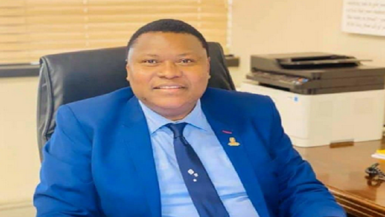 SABCNews's tweet photo. A drive-by memorial service will be held on Sunday for Nelson Mandela University’s Executive Dean for Health and Sciences, Professor Lungile #Pepeta.

https://t.co/4BgQGlwL2n via #SABCNews https://t.co/CfSw4cBbIO