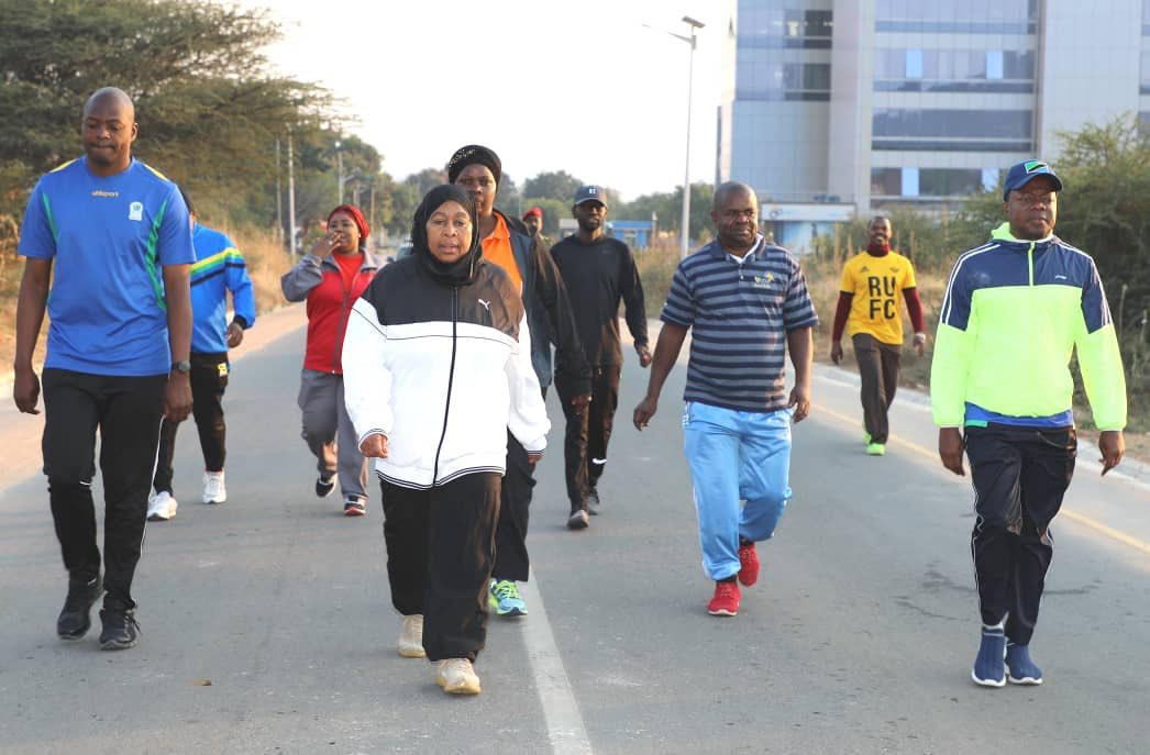 SuluhuSamia's tweet photo. Leo Agosti 09,2020 Nikiwa Kwenye Muendelezo wa Kufanya Mazoezi ya kutembea masafa ya Kilomita nne yaliyoanzia kwenye Makaazi  mtaa wa Farahani Kilimani jijini Dodoma Ambapo Nasisitiza kwa Watanzania Wenzangu kutokuacha kufanya mazoezi kwani mazoezi ni muhimu kwa Afya. https://t.co/GHHtX9DuJ7