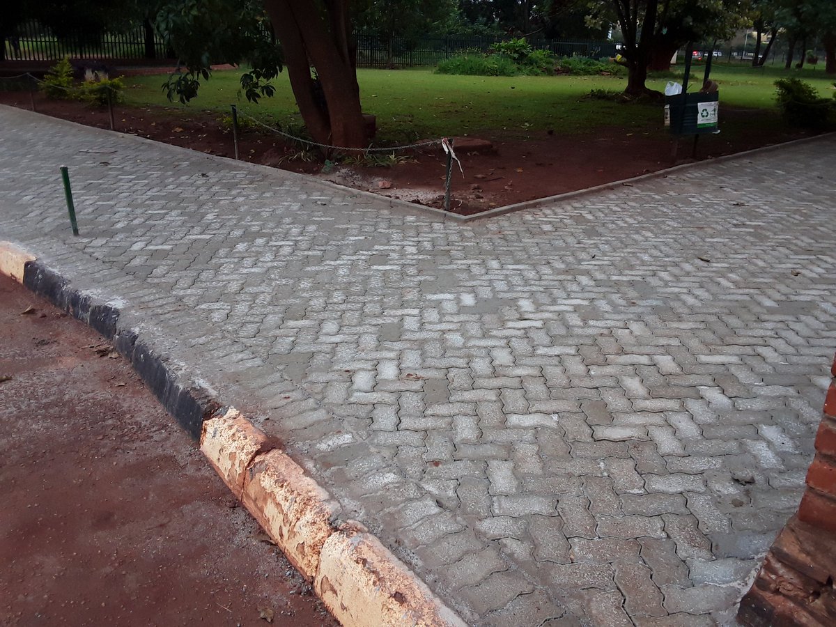 We're allergic to muddy driveways and walkways, so should you 😎 0778 905 002/ 0719 905 002.  #MagistratesCourt #RottenRow @iMisred #redmarketsunday @retweet263 @EaziFindZim