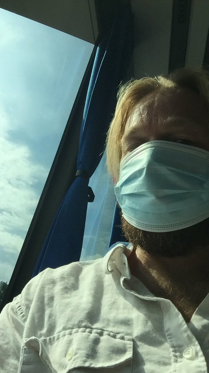 Chresten's tweet photo. Crazy nok. Over 95 % af buspassagererne har mundbind / ansigtsmasker på. Og bussen er stort set fuld. Godt gået, #Aarhus (Nu mangler vi bare de sidste 5 %) #COVID19 #Corona #midttrafik https://t.co/OM06gVeOoU
