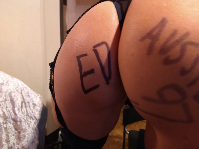 #Thankyou SUREYADO "ED" TOUE NAME LOOKS GOOD ON MY  ASS https://t.co/dswi03f3tE<a href="/tag/thankyou"class="tags">#Thankyou</a>