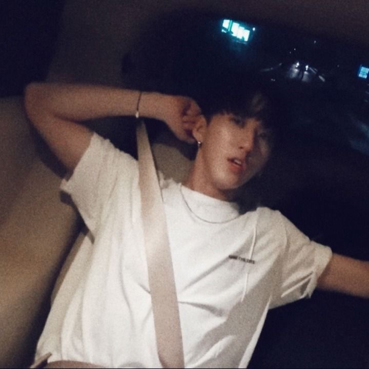 hourlychangbin's tweet photo. boyfriend material changbin https://t.co/yKlYa0o4iI