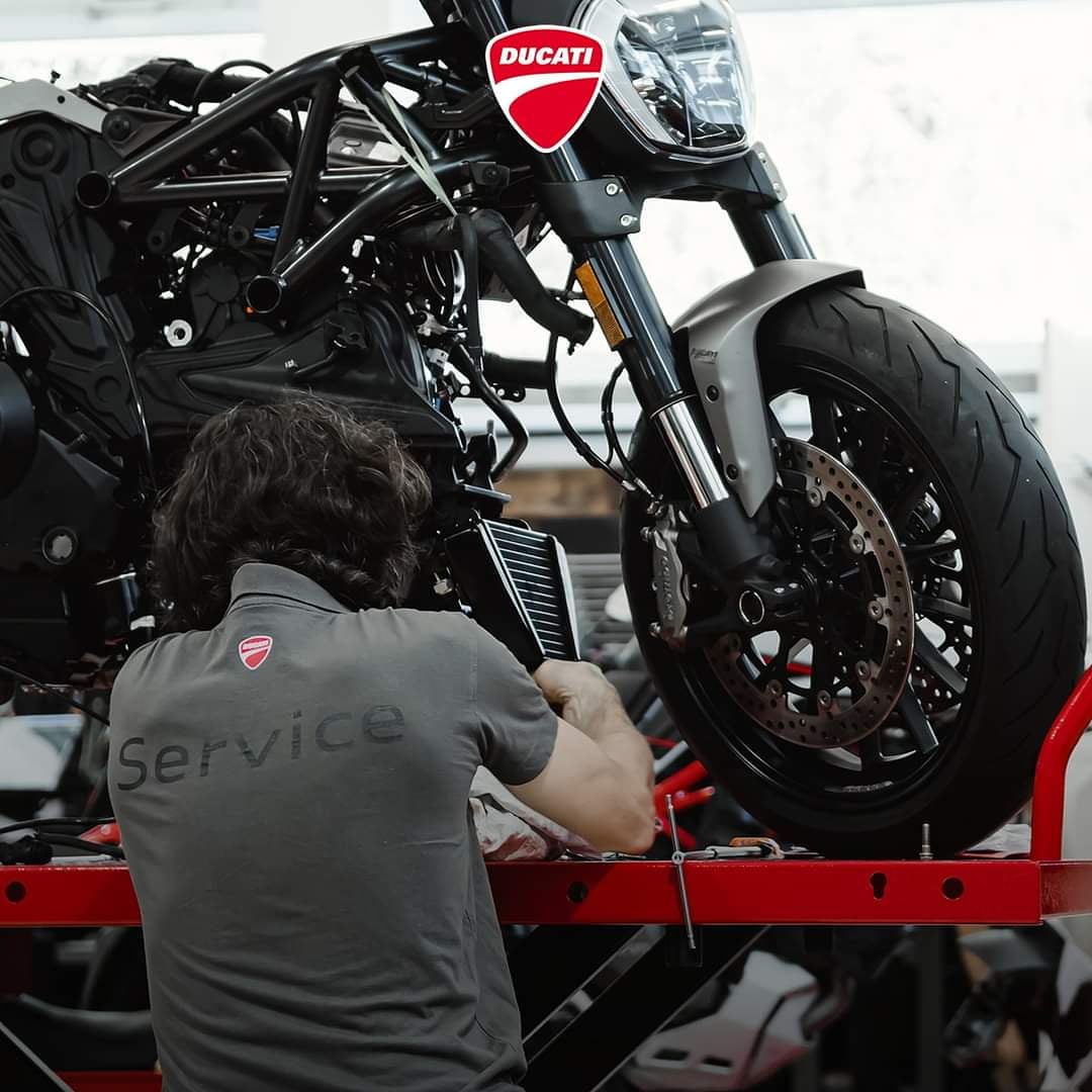 Entrust your bike to the best dealers,who are working with quality and professional equipment. So ride for many miles,feel the breeze and relax.Happy summer holidays!We'll resume our activities on August 26 but we'll not leave you alone,keep following and contact us! #lv8elevate