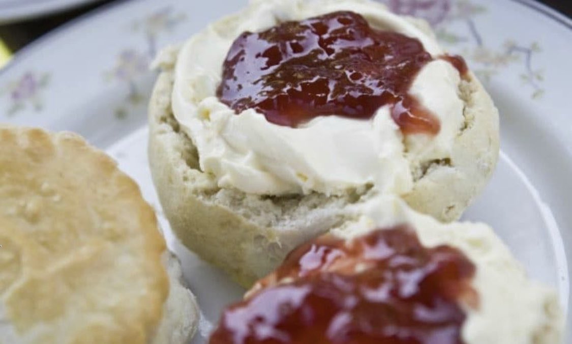 QM_Devon's tweet photo. Tea &amp; Scones are the order of the day on this fine Sunday morning 🌞. @CornwallACF may feel a little queasy at the sight of these 😆 #creamfirst #sconewar https://t.co/jtBbym3AJH