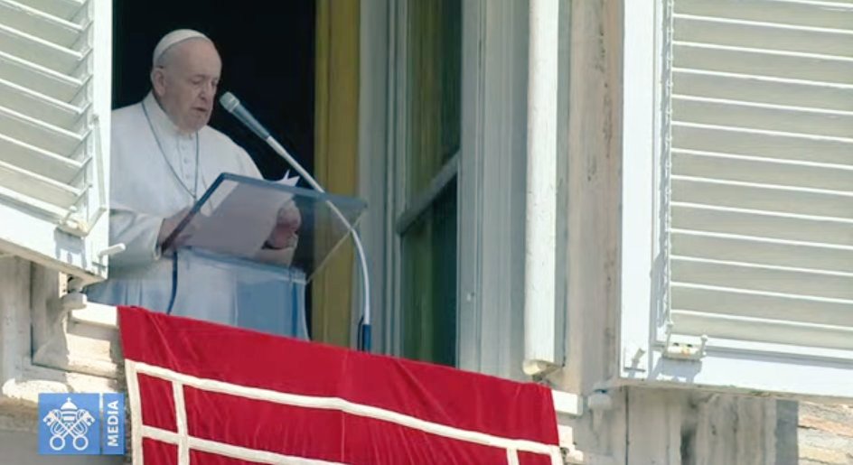 During #Angelus, #PopeFrancis makes appeals for #Lebanon and for world free of nuclear arms #Hiroshima75 #Hiroshima #Nagasaki