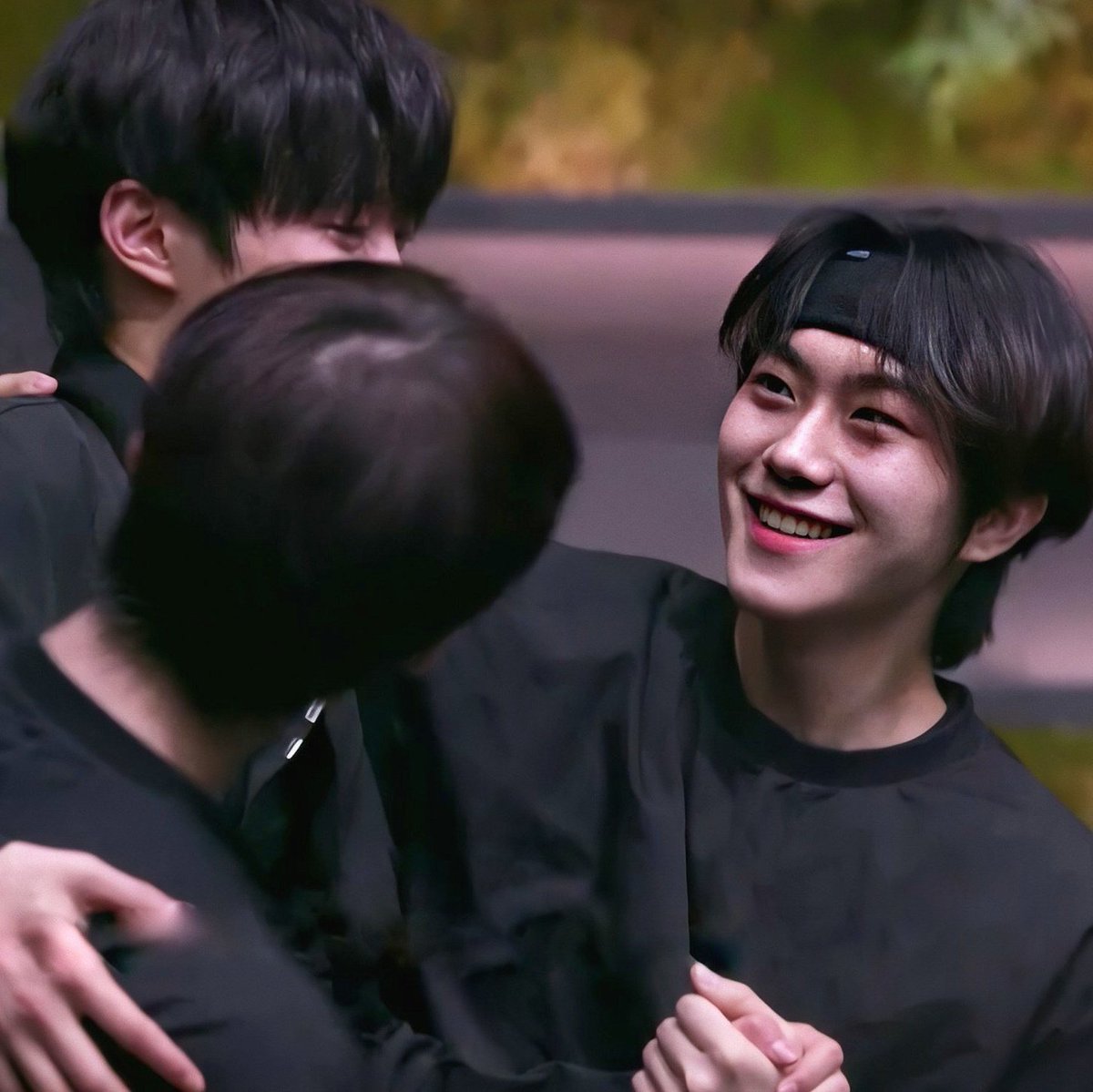 Jimin stans- so so precious - confused why Jimin is so underrated even with all his talent and hard work- "mnet editing is so unfair" (fr tho )- amazingly notices how jimin mentally takes care of grounders even when he's hurt too :( #JIMIN_ILAND