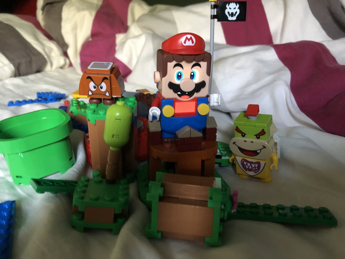 BrickTaco_67's tweet photo. LEGO Mario time! It is new it is nice, and it is awsome! https://t.co/eCvp3eaMd6
