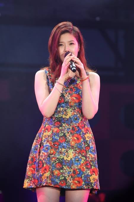 “I’ve always loved  #IU but her lyrics, her song (Our Happy Ending)..*sigh* She’s awesome. I could feel her artistic consideration through this work. Although she’s by “hoobae”, I think there’s a lot to learn from her.”- LYn