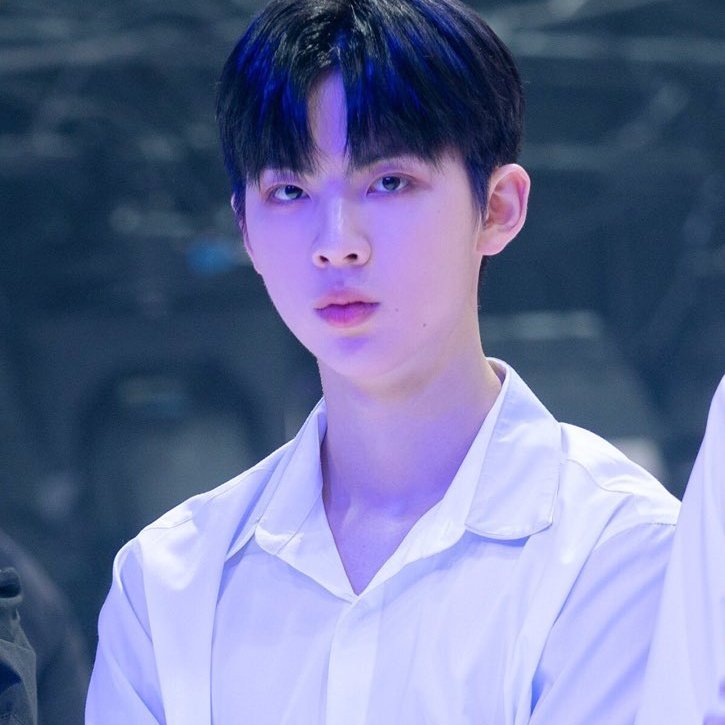 Taeyong stans- rare find jewels- twin enthusiasts; probably loves his mom too - "he's so underrated/unappreciated" - frustrated @ mnet's stoopid editing - has probably seen that hug scene in that one drama/skit  #TAEYONG_ILAND