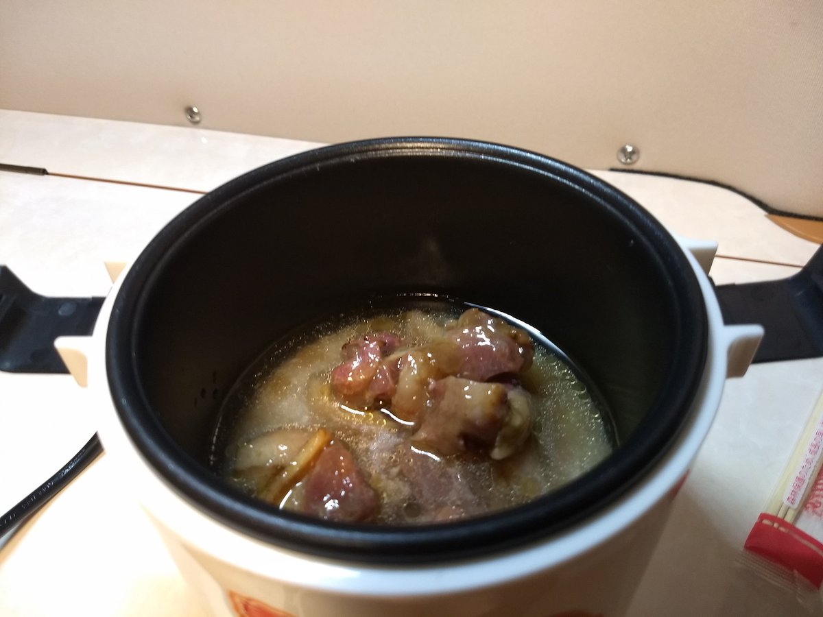 Hiro Lc على تويتر さてと車中メシでも炊きますか タケルくん ムスヨ婆さん 焼き鳥缶詰 ギョーザとウインナー 初の試み 成功するのか キャンピングカー 車中泊