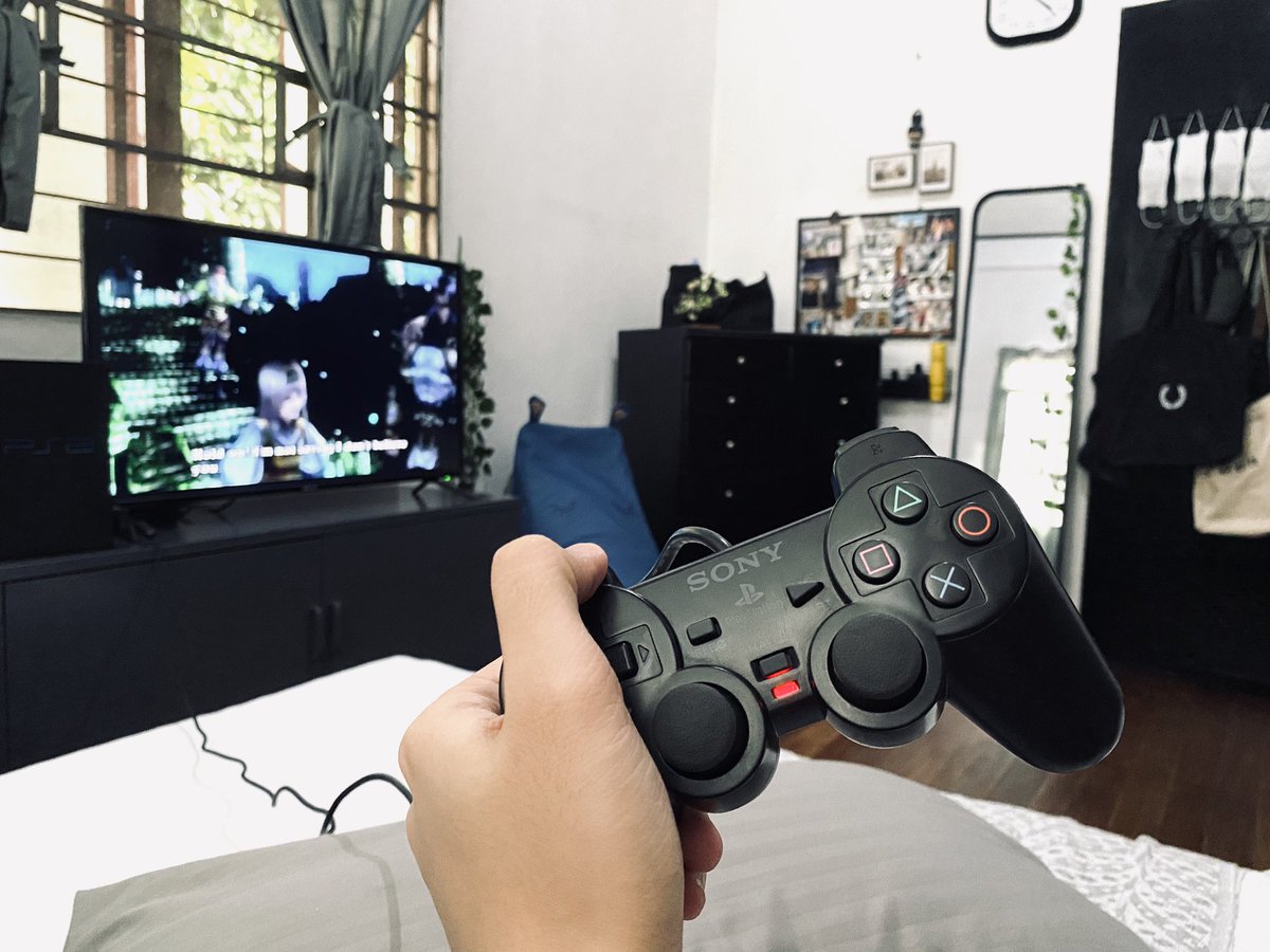 RutaquioPhilip's tweet photo. hello hello 📺🎮 #roomupdate https://t.co/QuHslrTygB