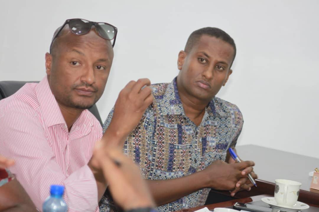 The General Director of Somaliland Road Development Agency Mr Ahmed Yusuf Mohamed chaired the weekly meeting. The aim of the meeting was monitoring plan implementations and strengthening team-work within the agency.