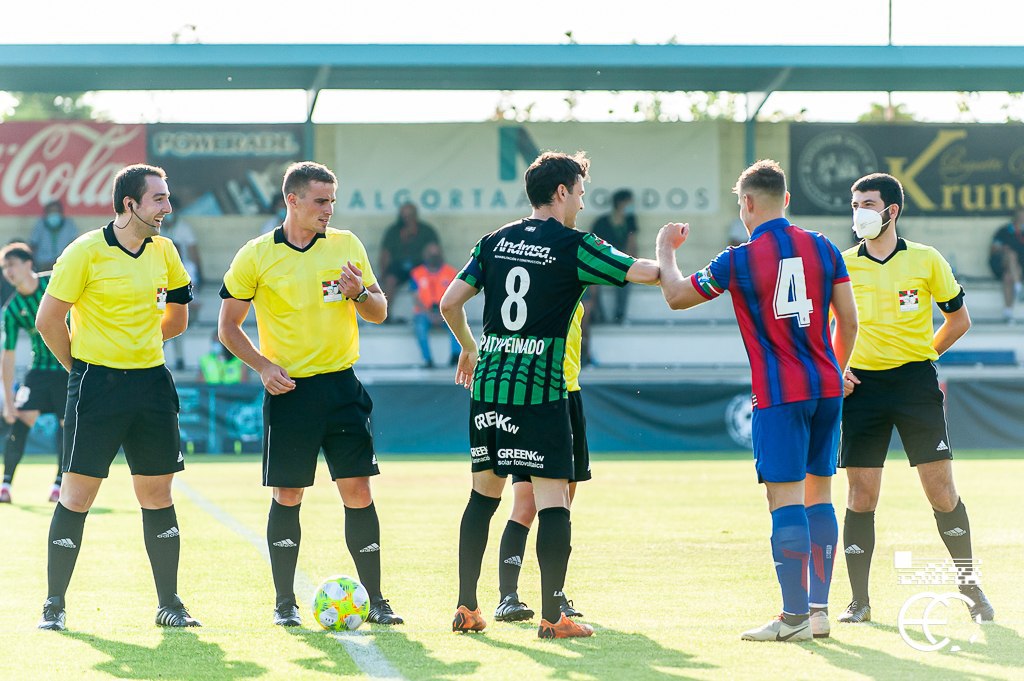 EFF_FVF's tweet photo. Playoff hauetako bostgarren taldea. Haiei esker partiduak jokatu daitezke. Eskerrik asko‼

El quinto equipo del playoff. Gracias a ellos se pueden disputar los encuentros. Eskerrik asko‼ https://t.co/QNYVW4BOBw