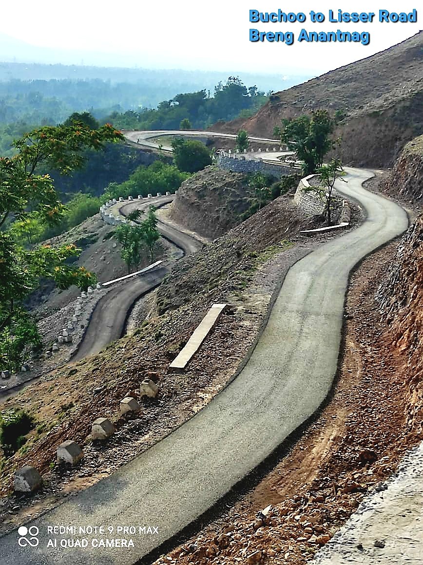 PublicWorksRBD1's tweet photo. Macadamization of Buchoo to Lisser Road Breng, District Anantnag, is in progress under PMGSY. https://t.co/XfpvXdlxGC