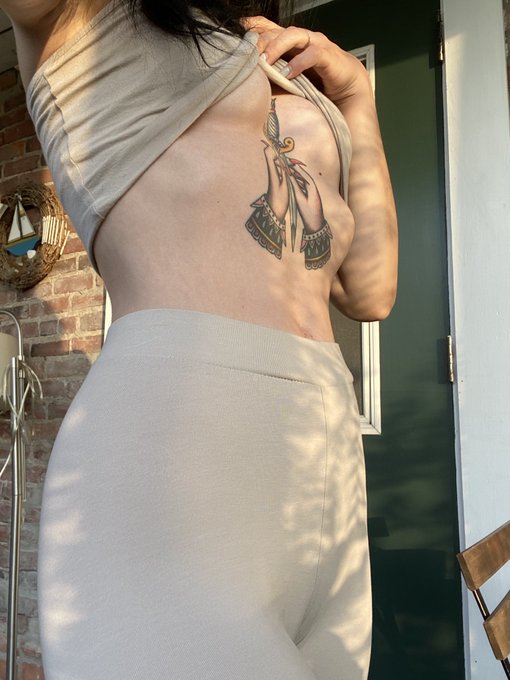 Tested positive for a fat pussy 🌸 https://t.co/8fToWxNP5b