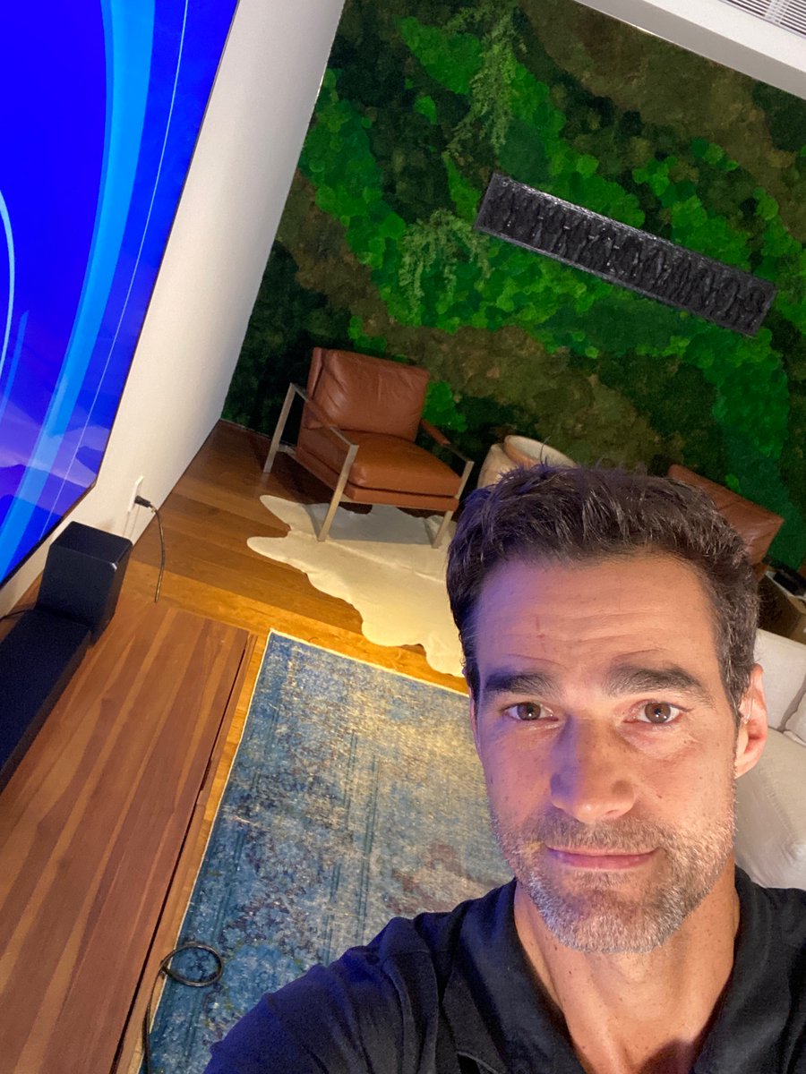 Rob Marciano On Twitter Good Morning Another Gma Isolation Day Changing Up The Shot To Include The Living Wall Gogreen