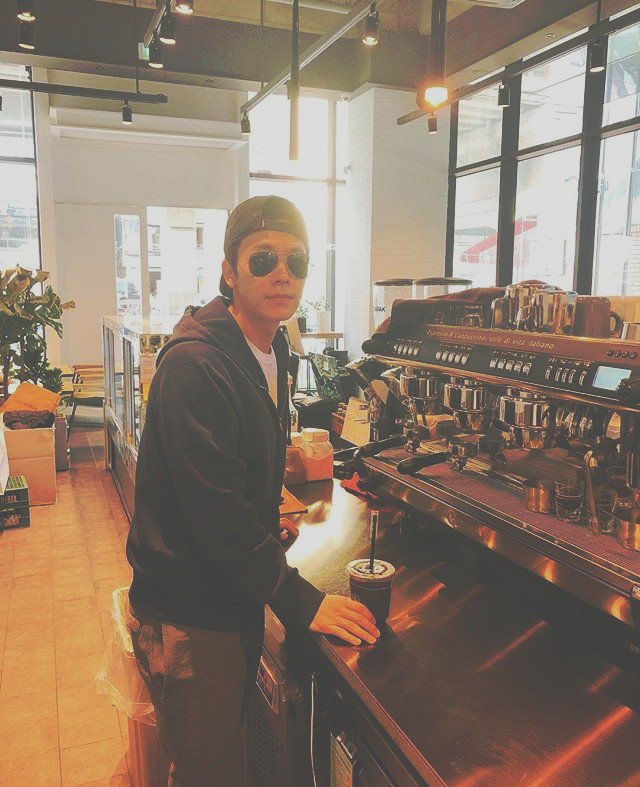 Coffee shop dates again