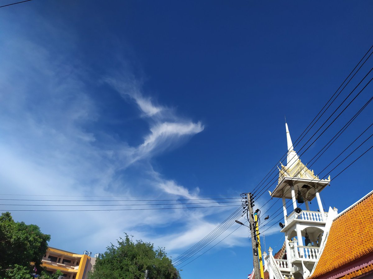 FergY_e_'s tweet photo. ท้องฟ้าสวยดีนะเจ๊
สดใสเหมือนเสียงหัวเราะของเราอ่ะ
ไว้เจอกันใหม่นะ :)
.
.
#BesideBenz @Zzeeroo87 https://t.co/98nY5WUQwU