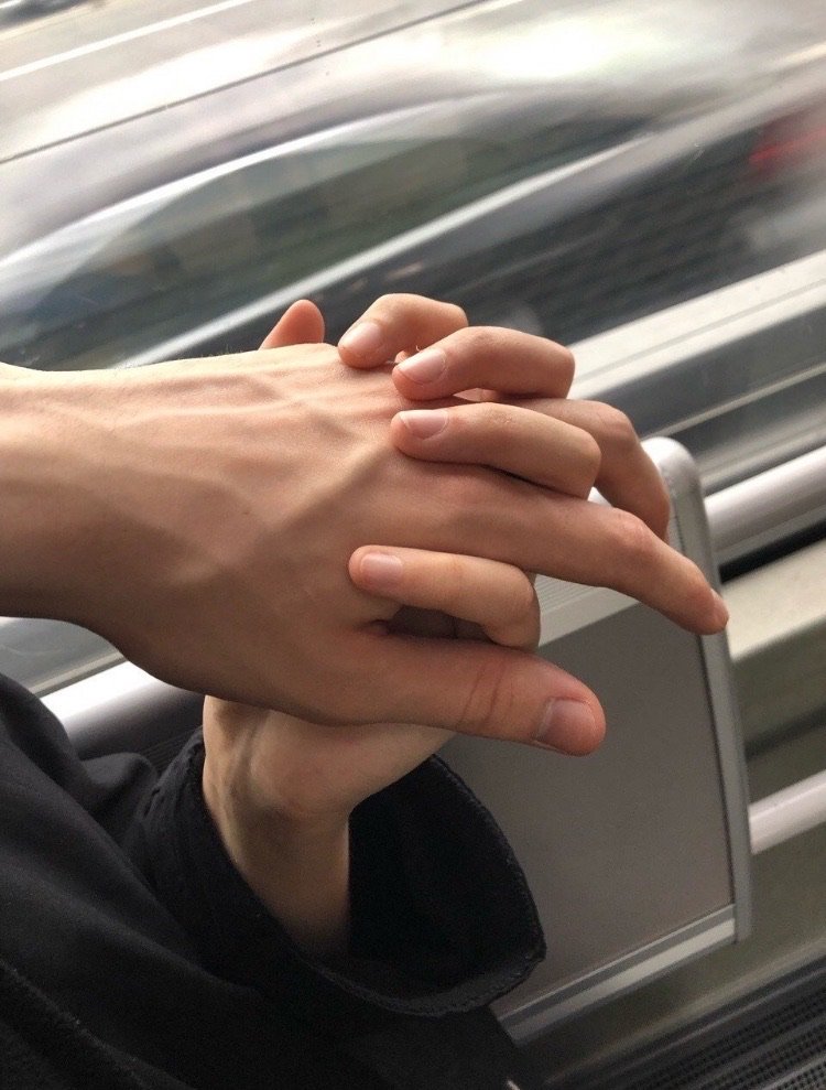 Boyfriend material donghae: a long, delulu inducing but important thread.