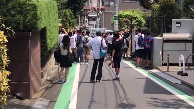 野獣の日 今年も野獣先輩を祝うために人が集まり 警察が出動する騒ぎに 地獄絵図が広がってる 現地の様子 まとめダネ