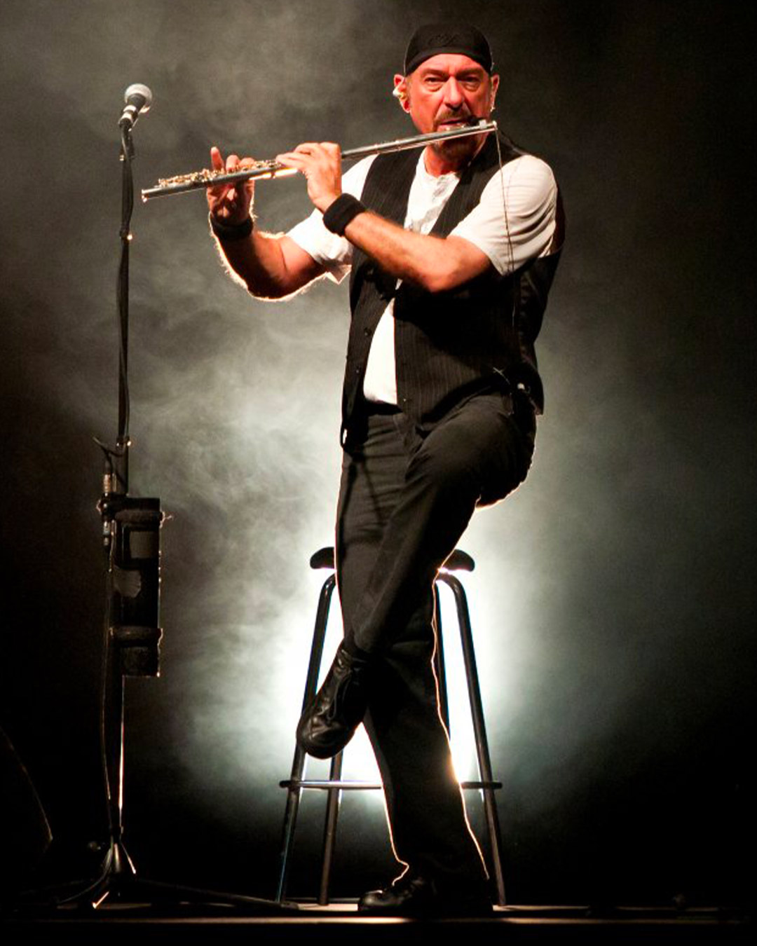 Rockon.it on Twitter: "73 anni per Ian Anderson (Dunfermline, 10 agosto  1947): tanti auguri al polistrumentista, cantante, flautista e leader dei  Jethro Tull https://t.co/QHc2QUUzqP" / Twitter