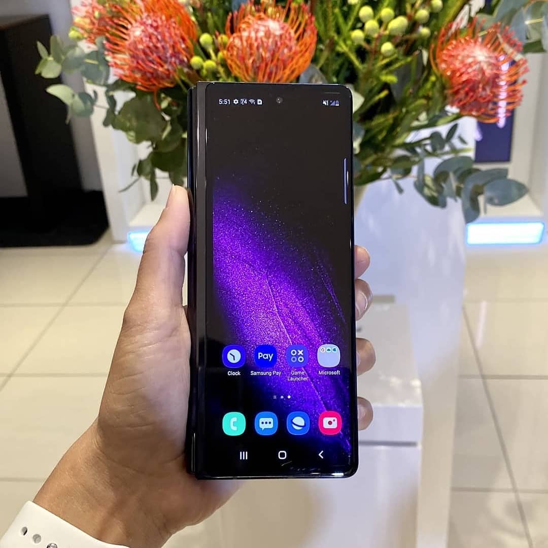 Samsungist_'s tweet photo. Galaxy Z Fold 2 https://t.co/TVBcT2Gcf3