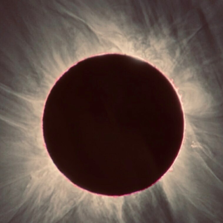 Sibilcita's tweet photo. Yet another corona. #sunstorms - as global but more dangerous than our #terrestrialcorona. https://t.co/C2nROxi4Io https://t.co/kZS1Y66DwC