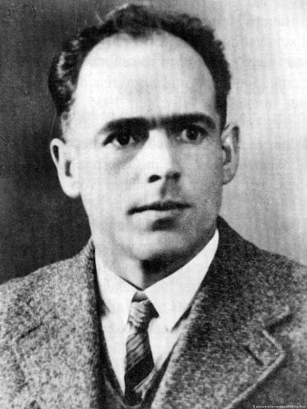 RobertEllsberg's tweet image. Two saints and martyrs died on August 9: Edith Stein, Jewish convert, philosopher, Carmelite nun, who was gassed at Auschwitz in 1942; Franz Jägerstätter, farmer and layman,  beheaded for refusing to serve in Hitler’s army in 1943. Serving the God of Life vs the Idols of Death.