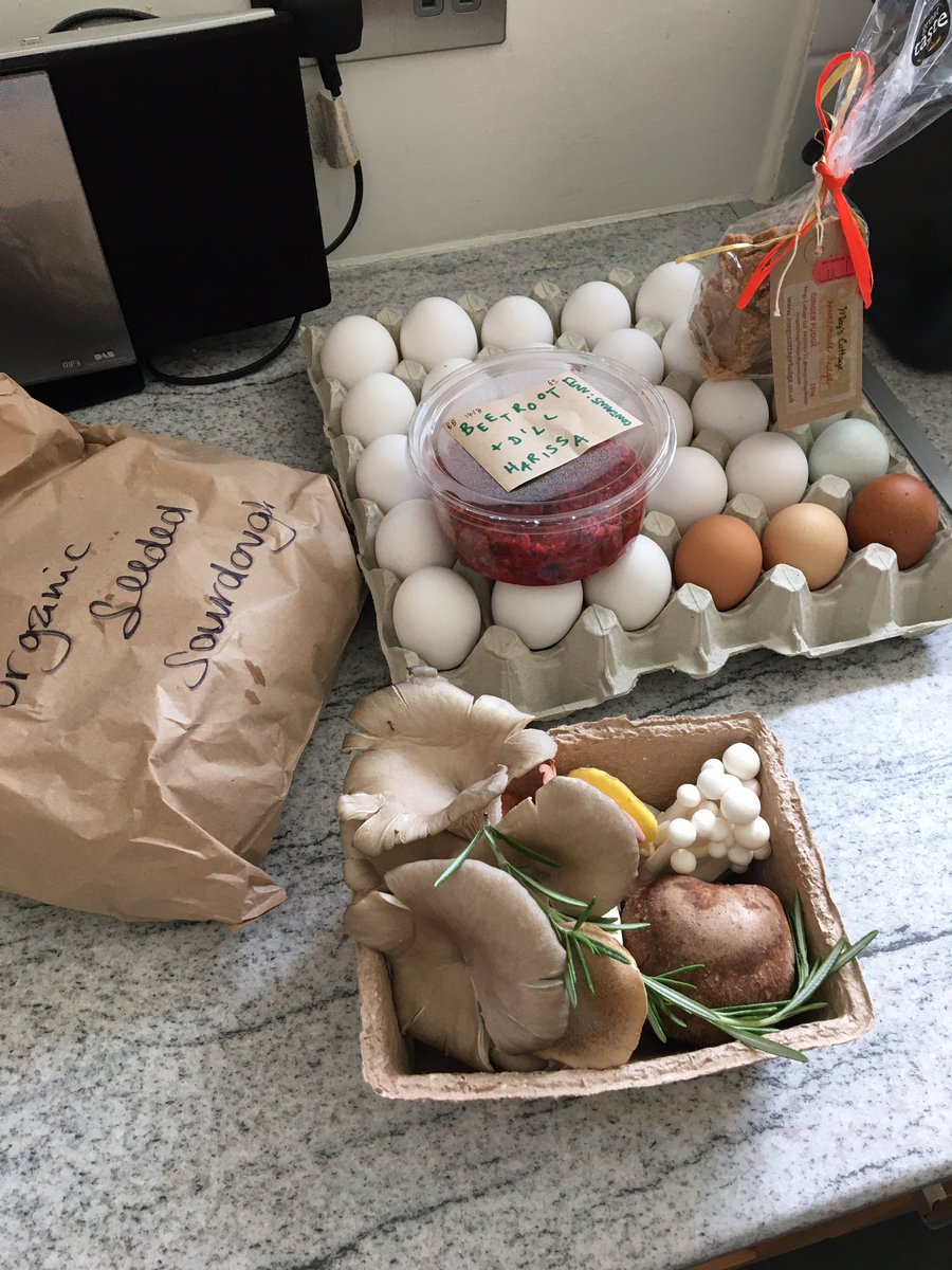 sianjames1's tweet photo. Lovely drop in to the @MatthewAndLou #MacShack for eggs...... who can resist all the other goodies on offer - as well as the welcome from the definately free range hens! https://t.co/hqJbhoZBk4