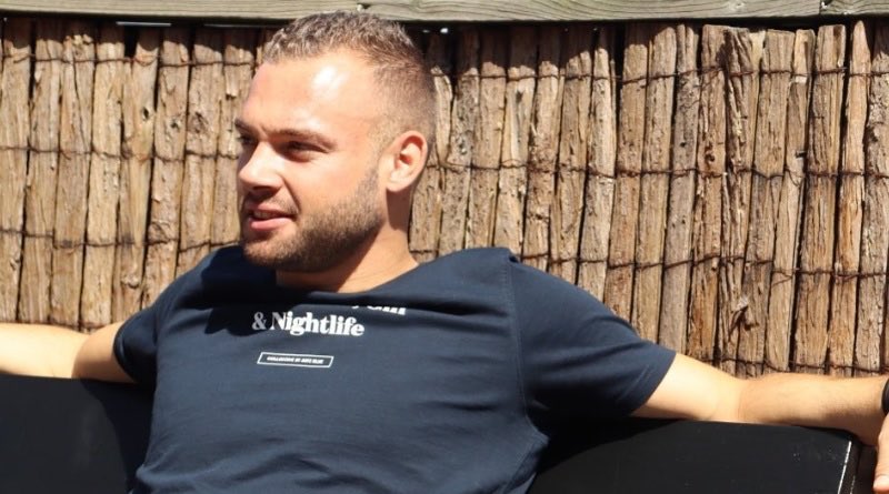 In het Nederland van nu kan een dag op het strand veranderen in een dag waarop je op klaarlichte dag met 5 kogels wordt geliquideerd als je iemand aanspreekt op het jatten van een horloge. En over een week is Bas van Wijk weer vergeten. Dat is de realiteit. #gerechtigheidvoorbas