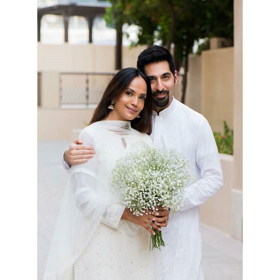 BaatCheetPoint's tweet photo. Baat Cheet Point: Aamina Shiekh Tie Knot With Umer Farooqui https://t.co/eANB0QTcFh  #aaminashiekh #umerfarooqui #aaminaumer #weddingbells #newcouple #nikkah #mohibmirza #pakistanicelebrities #humairakhan #baatcheetpoint https://t.co/JqylOsDTz9
