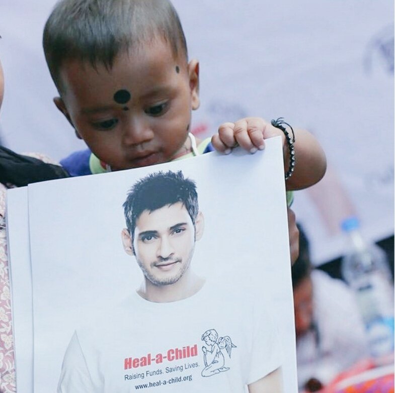 arjun30382904's tweet photo. #HBDMaheshBabu

#HBDMaheshBabu

Happy birthday @urstrulyMahesh sir
Love u sir
Simple person, most charming, 
Most kind heart love u anna. 
More than a hero 😍🥰😘
Wish you many many happy returns of the day anna. @MaheshFanTrends Like a son like a father like a great human being https://t.co/67rZ2aQJkC