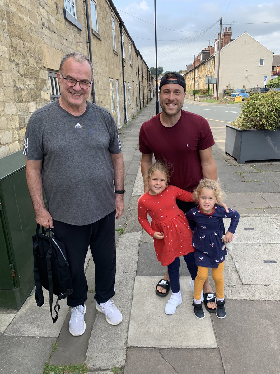 MrJeff85's tweet image. What a man. Even after all the attention he’s had recently he still took time to take a photo with me and the girls. #lufc #MOT @LUFC