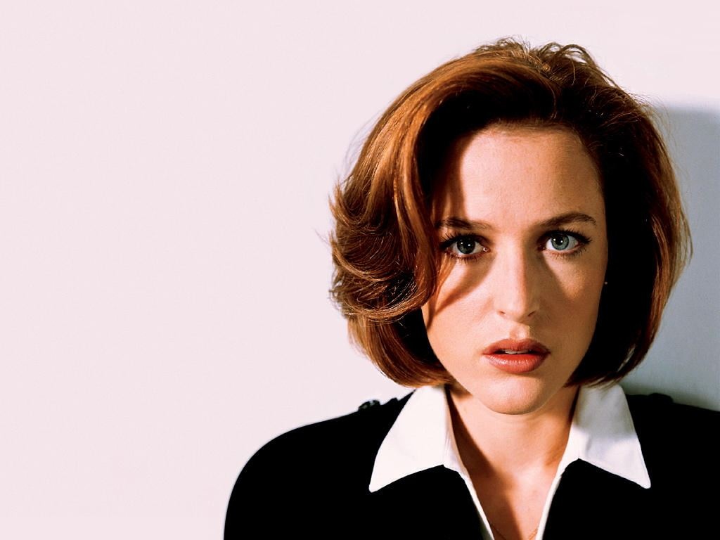  Happy 52nd Birthday 
GILLIAN ANDERSON 