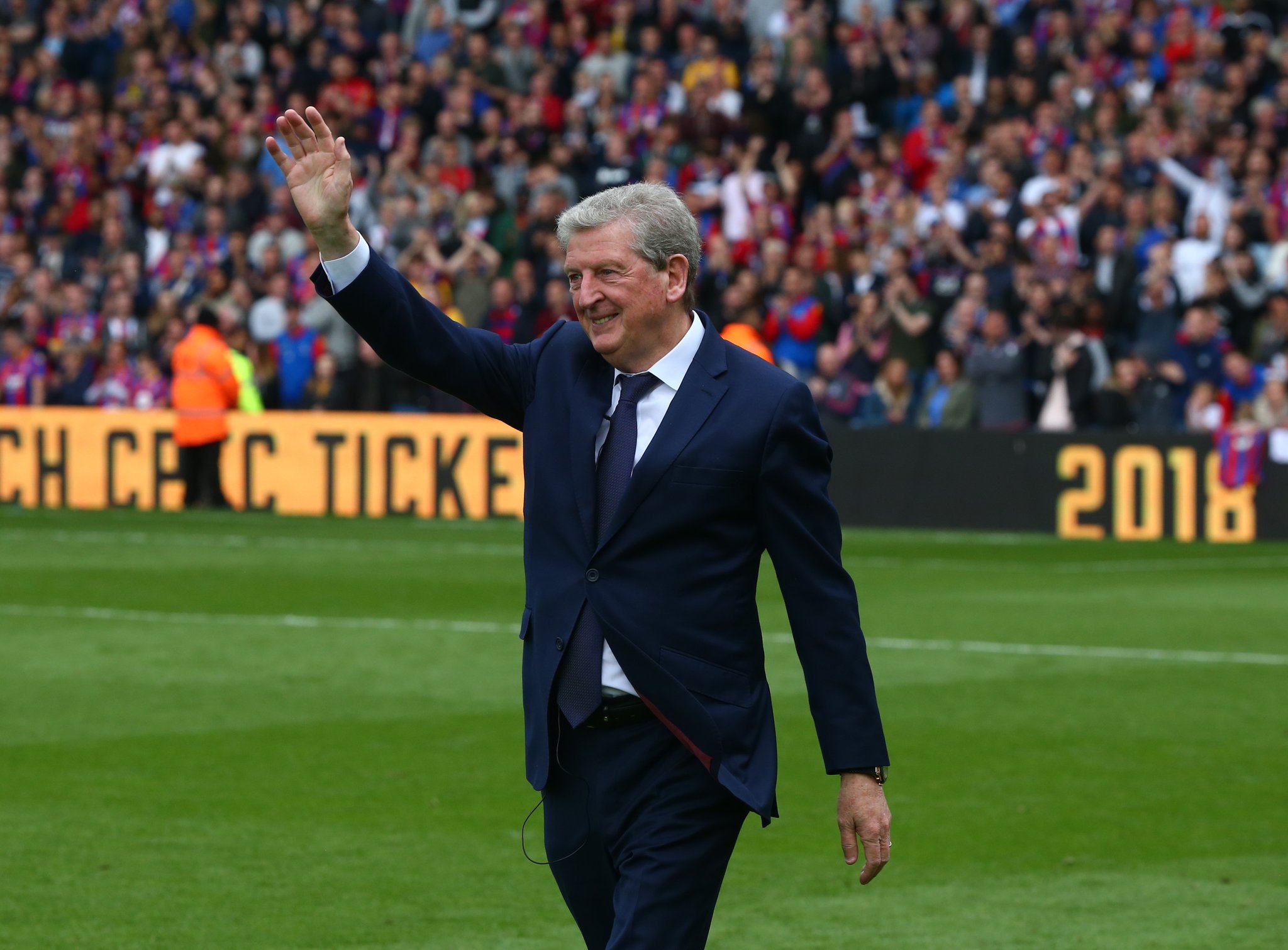 A very happy Birthday to managerial legend Roy Hodgson who turns 87 today. All the best, Roy. 