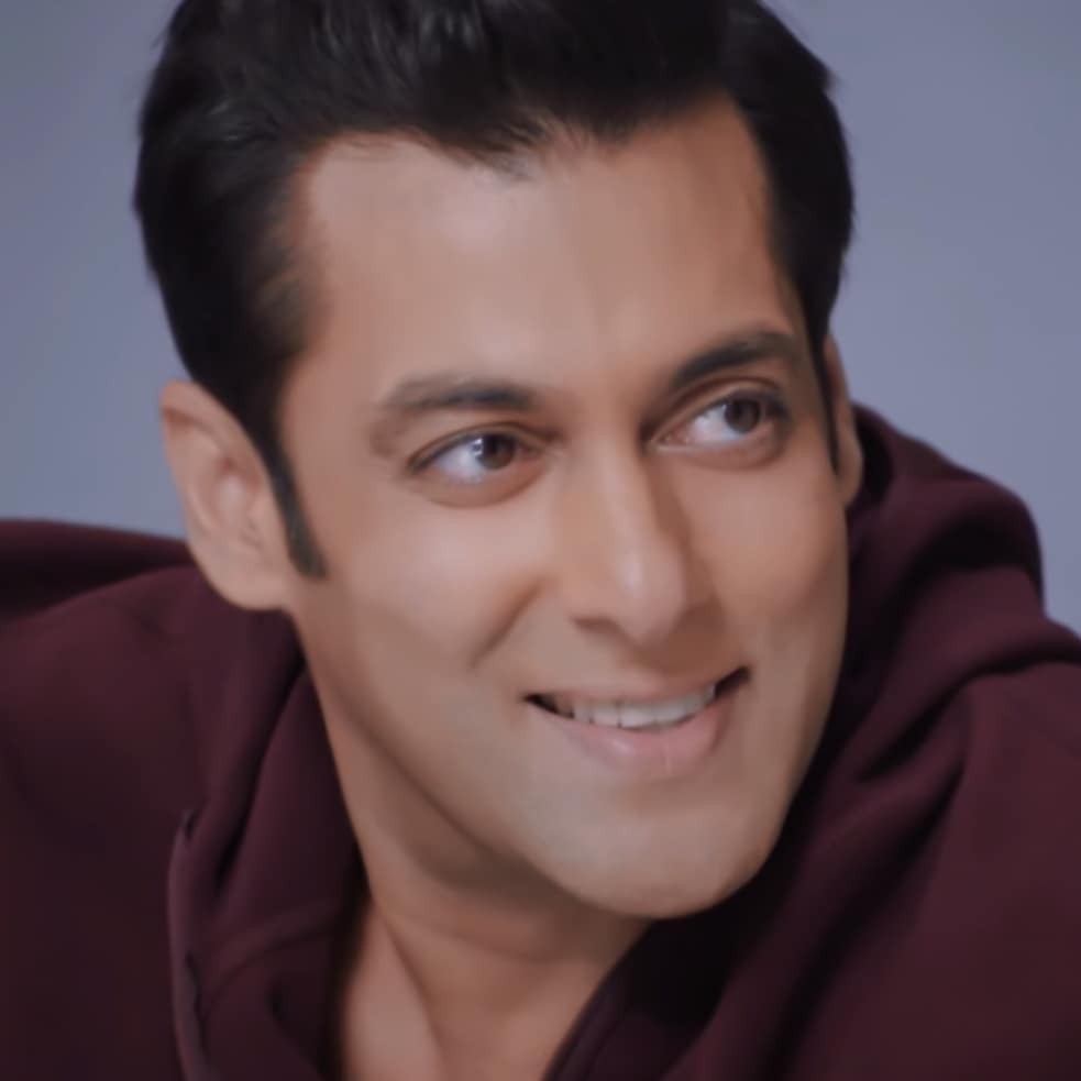 Stunning looks #SalNaaz  #ShehnaazGiIl #SalmanKhan  #SlayLikeShehnaaz