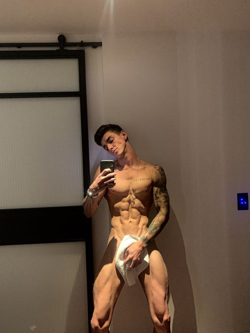 See what&rsquo;s behind the towel here 👇🏽 https://t.co/eNdHaCyKrq https://t.co/NlQhSBI1Xt