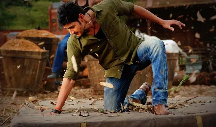 The philanthropist - Nothing much about the actor's charity work was revealed until comedian Ali talked about it at a public gathering. He revealed that Mahesh gives away 30 percent of his earnings to charity and it
#HBDMaheshBabu
@urstrulyMahesh https://t.co/C24ixXnlYc